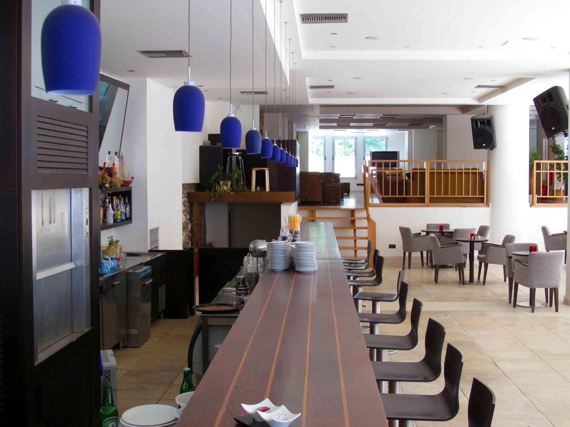 Thalassa 호텔 루트라 에디프수 외부 사진